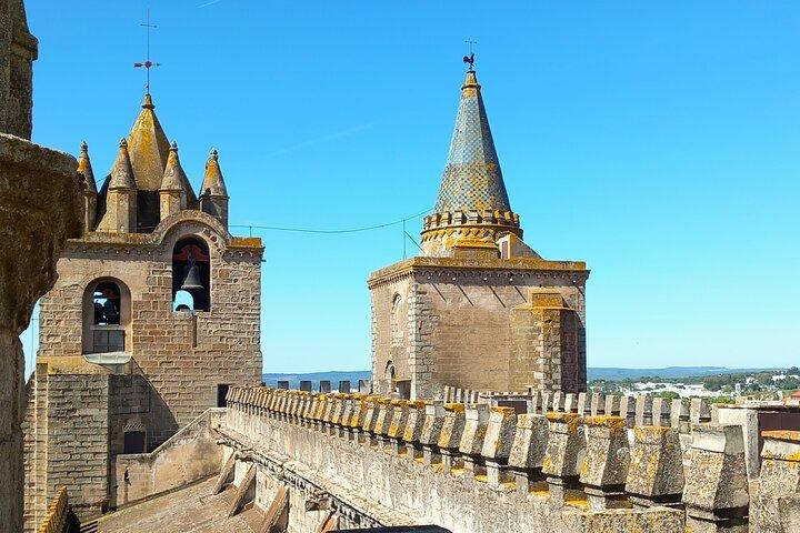 Private Day Tour to Evora, Monsaraz and Cork Factory