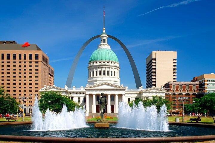 St Louis Arch Small Group Tour and Arch Entrance Ticket