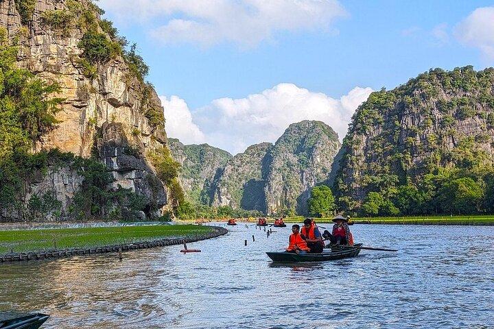 Hanoi: Private Luxury Day Trip to Tam Coc, Mua Caves, Bich Dong