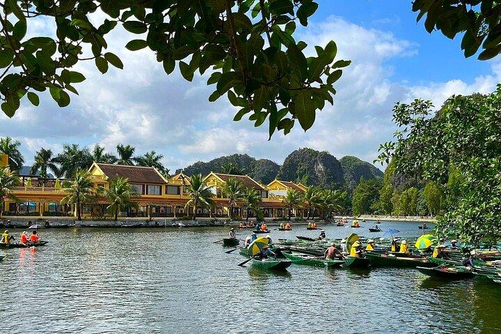 Hidden Gems Ninh Binh Luxury Tour: Tam Coc, Hoa Lu, Local Family