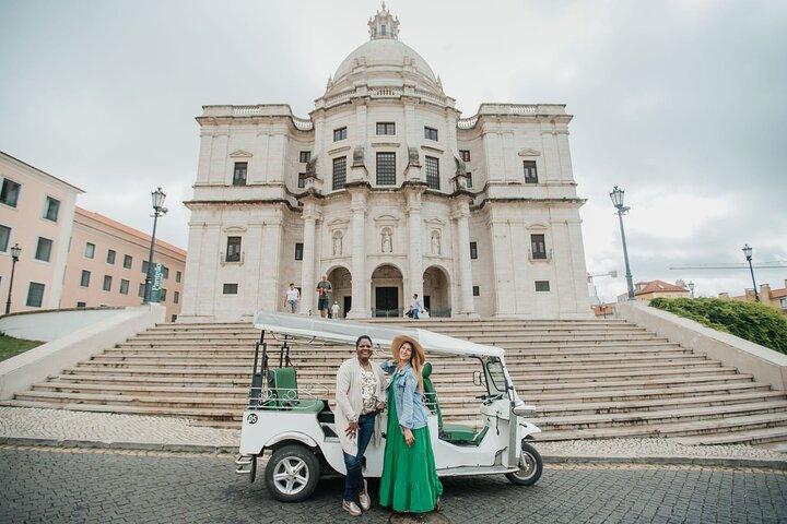 Lisboa: Tour Privado Exclusivo Histórico EV Tuk