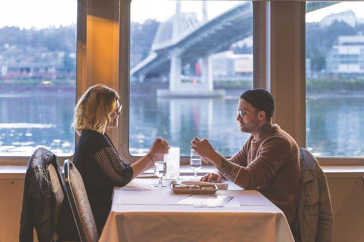 2-hour Lunch Cruise on Willamette River