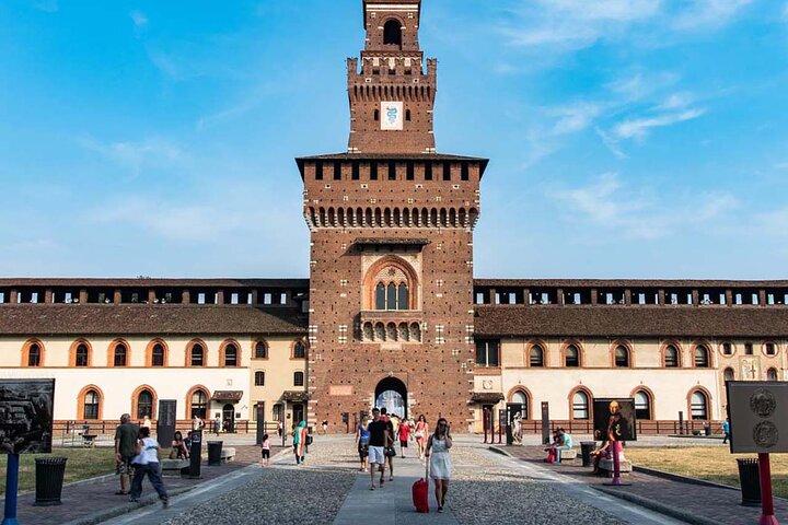Discover Sforza Castle and Michelangelo’s Pieta Rondanini + ebook