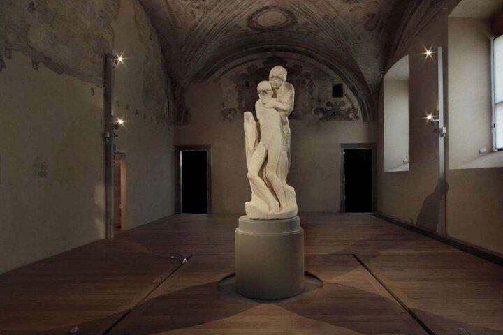 Guided Tour in Sforza Castle and Michelangelo's Masterpiece.