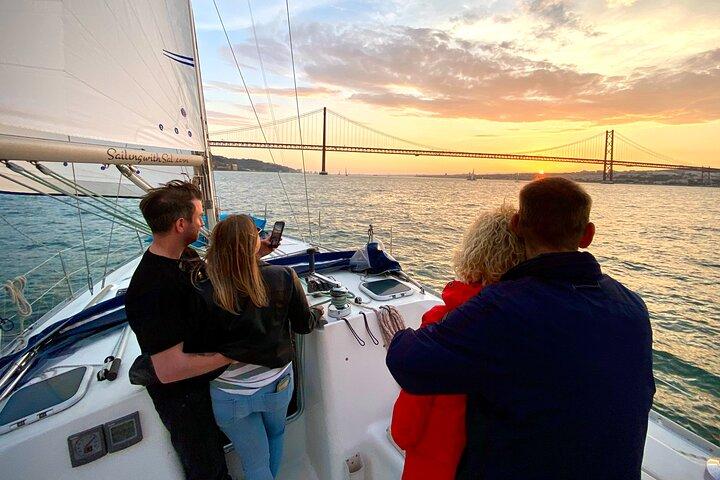 Lisbon: Private Sailing Tour Along the Tagus River