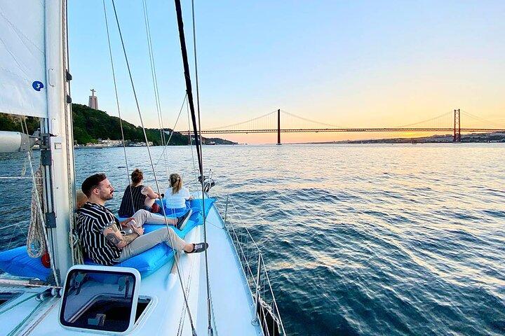 Lisbon: Private Sailing Tour Along the Tagus River
