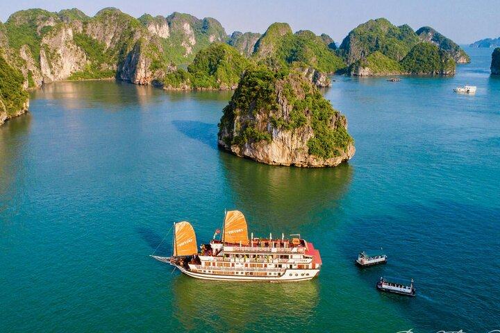 Boutique Halong Bay Cruise – 3 Days 2 Nights from Hanoi