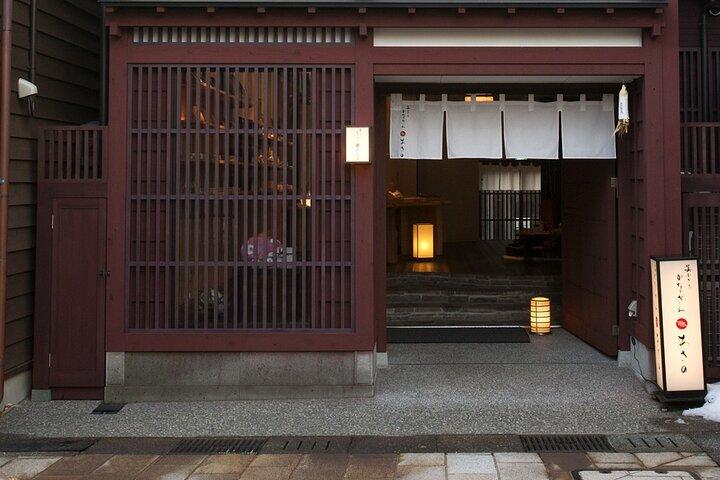 Gold Leaf Crafting in Higashi Chaya District, Kanazawa
