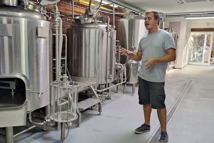Brussels: micro brewery & distillery tour + beer tasting