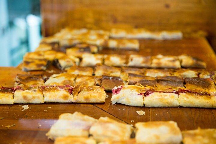 Private Budapest Walking Tour with Cake & Coffee