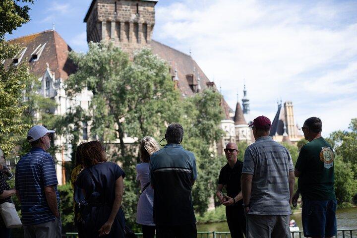 Private Budapest Walking Tour with Cake & Coffee