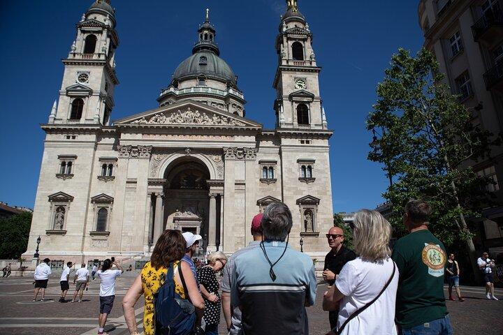 Private Budapest Walking Tour with Cake & Coffee