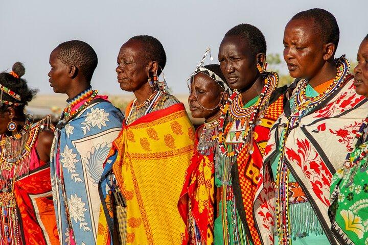 Giraffe Center Karen Blixen Museum and Bomas Cultural Dance Show