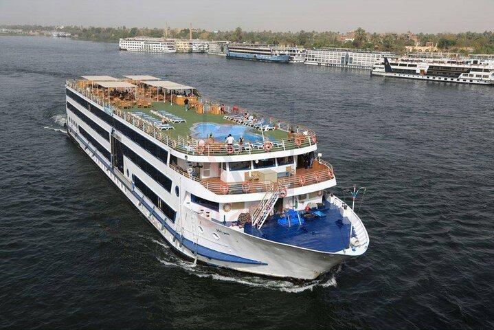 8 Days Pyramids and Nile Cruise tour with Flights from Cairo