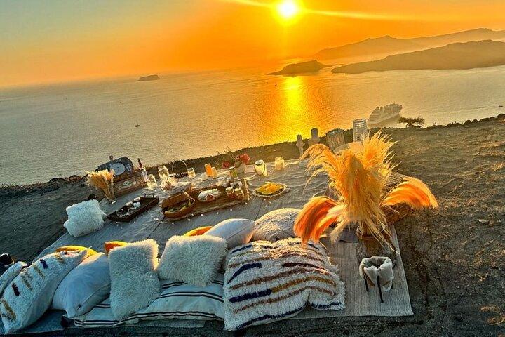 Private Santorini Sunset Picnic Experience