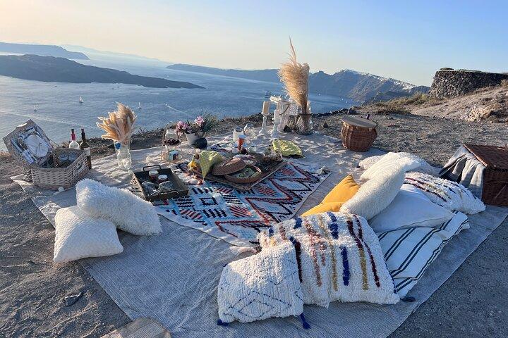 Private Santorini Sunset Picnic Experience
