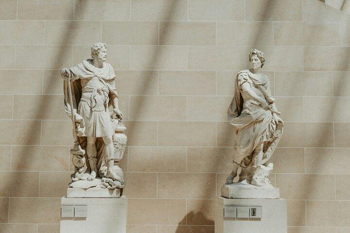 Louvre Treasures Private Experience – Languages Available
