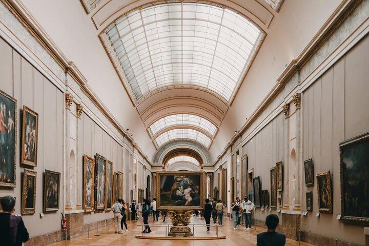 Louvre Treasures Private Experience – Languages Available