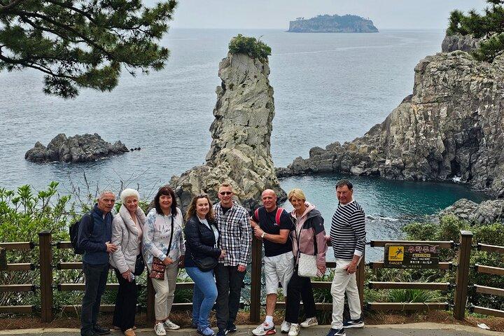 Jeju bus tour with professional English guide for cruise customer