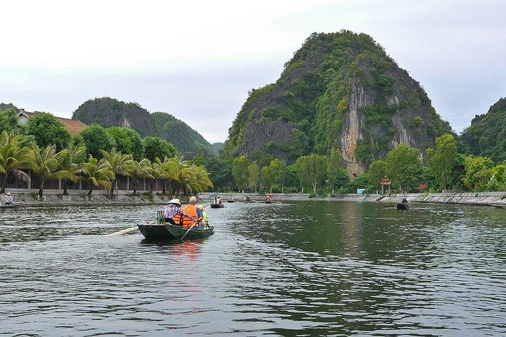 Ninh Binh Private Day Tour: Tam Coc and Phat Diem Catheral
