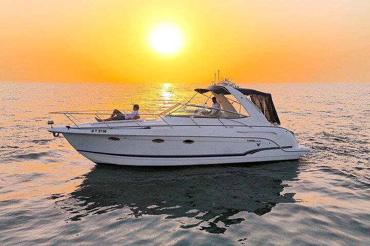 Dubai: Private Yacht Cruise on a 34 Ft Yacht
