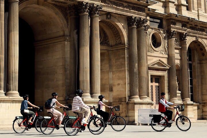 Paris City Highlights Guided Bike Tour
