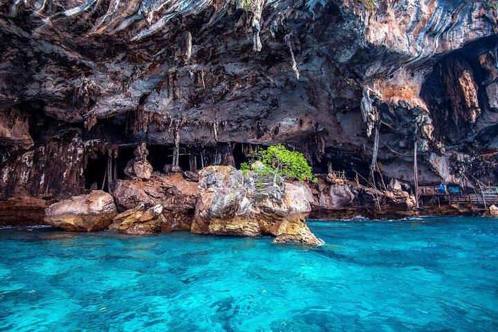 Phi Phi Islands Speedboat Tour: Khai & Maya