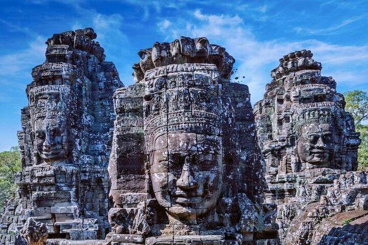 Private Angkor Wat Sunrise Tour with Breakfast & Snacks