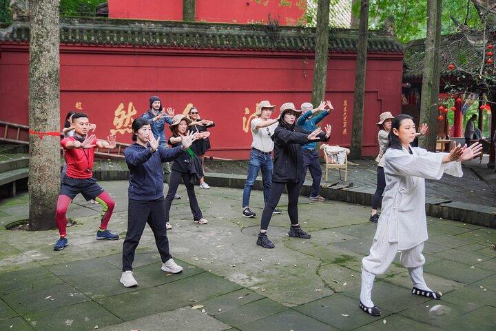 Qing Cheng mountain Taichi class & Tea-tasting experience