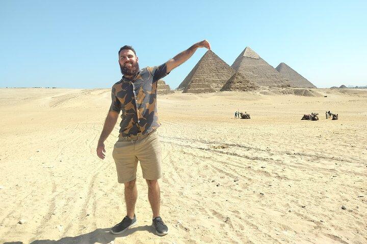 8-Hour Guided Tour to Giza Pyramids, Sphinx , Sakkara & Memphis