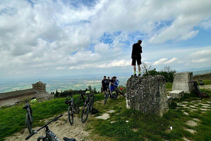 Half Day Tour by Ebike Around Cortona