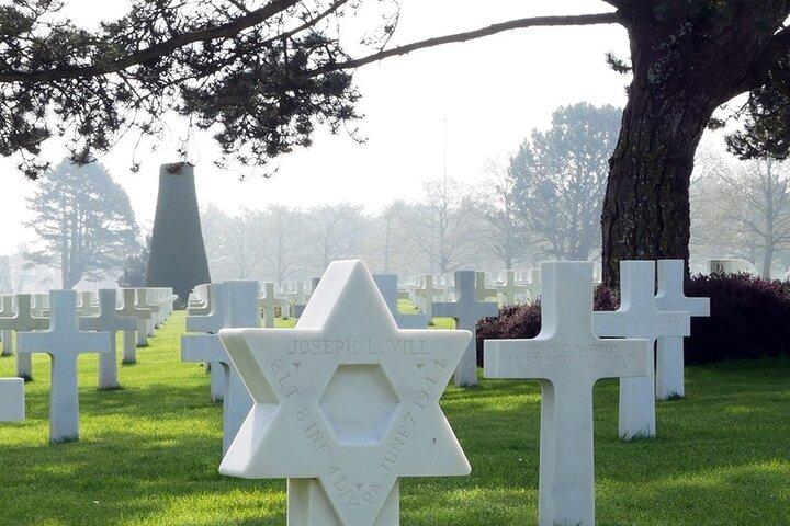 Normandy D-Day Beaches and Caen Memorial Private Tour from Paris