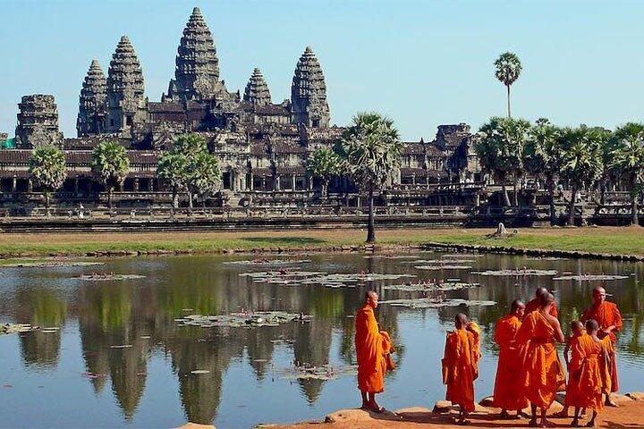 2 Day- Angkor Temples with Sunrise Tour and Tour guide