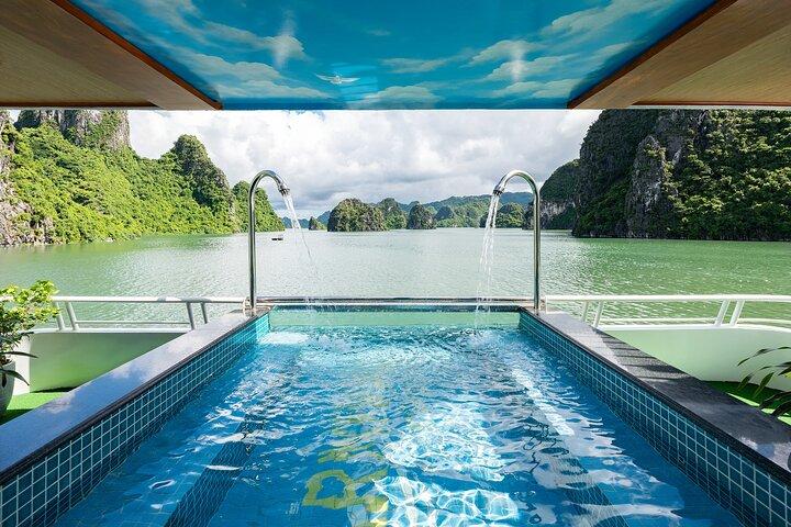 Hanoi: Halong Luxury Cruise with Caves Kayaking , Lunch & Party