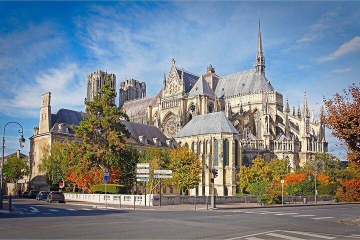 Reims Scavenger Hunt & Highlights Self-Guided Walking Tour
