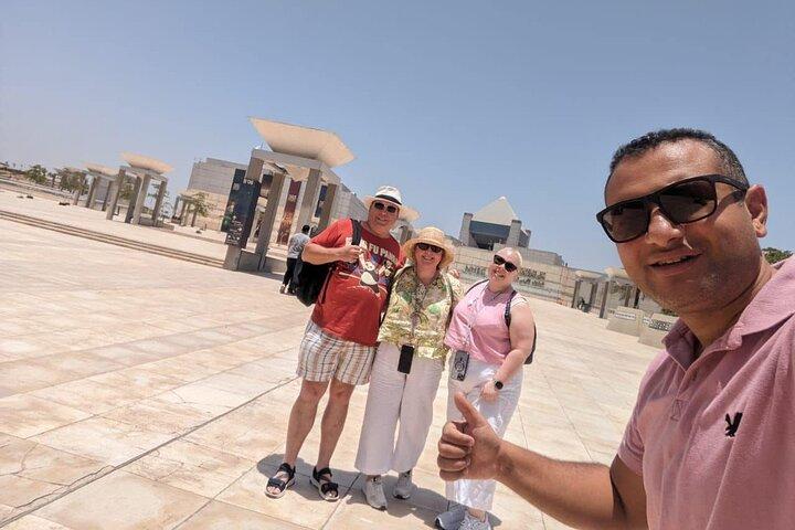 Private Tour Giza Pyramids , Egyptian Museum & Nile Dinner Cruise