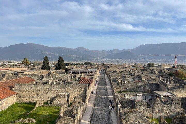 Private Transfer From Napoli to Positano 2 hour stop in Pompeii