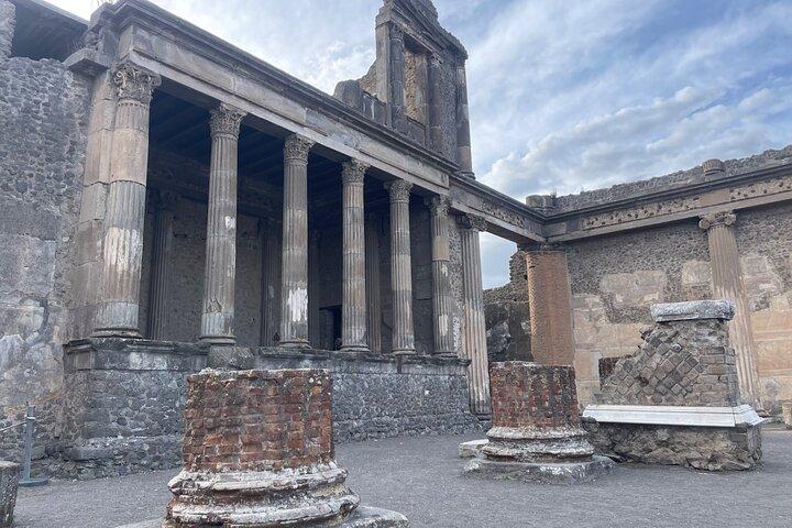 Private Transfer From Napoli to Positano 2 hour stop in Pompeii