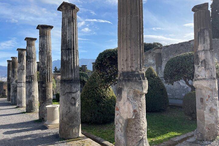 Private Transfer From Napoli to Positano 2 hour stop in Pompeii