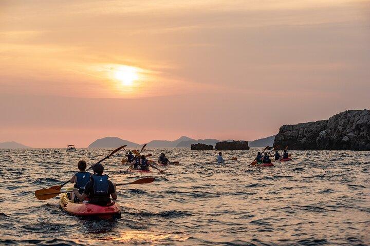 Dubrovnik: Sunset Kayak & Snorkel Tour with Wine & Water