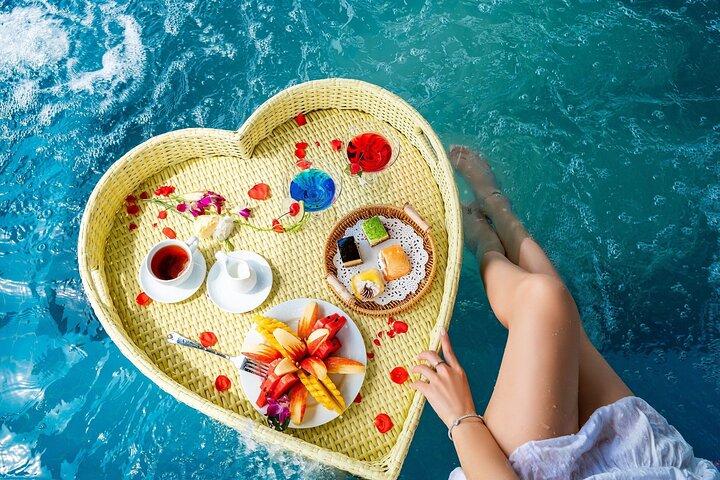 Hercules 5-Star Day Cruise to HaLong Bay with Jacuzzi & Lunch