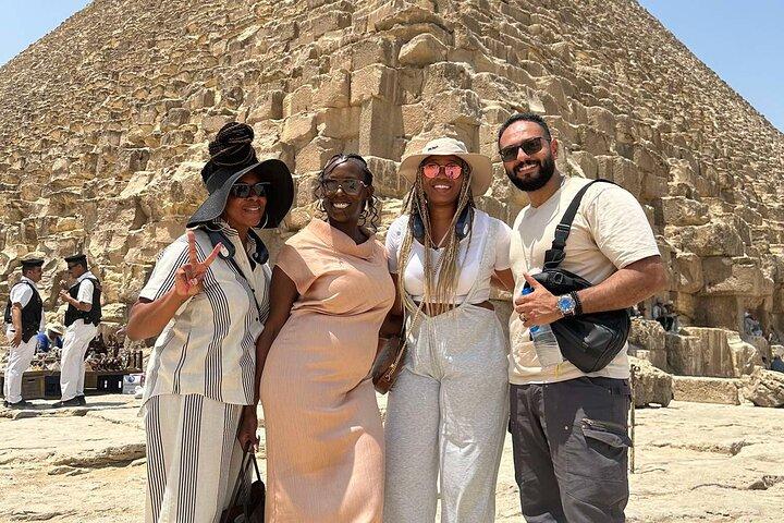 Private Tour: Giza Pyramids, Sphinx & Saqqara