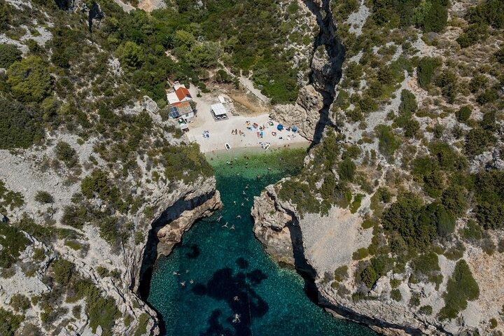Split/Trogir: Blue Cave, Vis, and Hvar Speedboat Day Tour