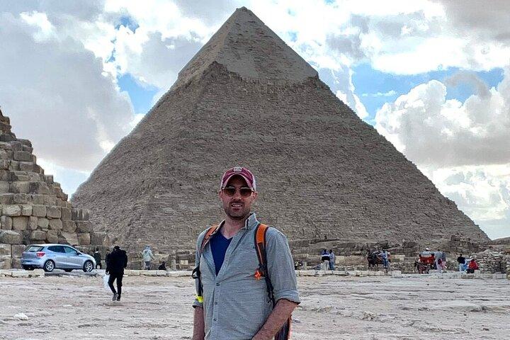 Marvel the Great Pyramids &Sphinx and Egyptian Museum Guided Tour
