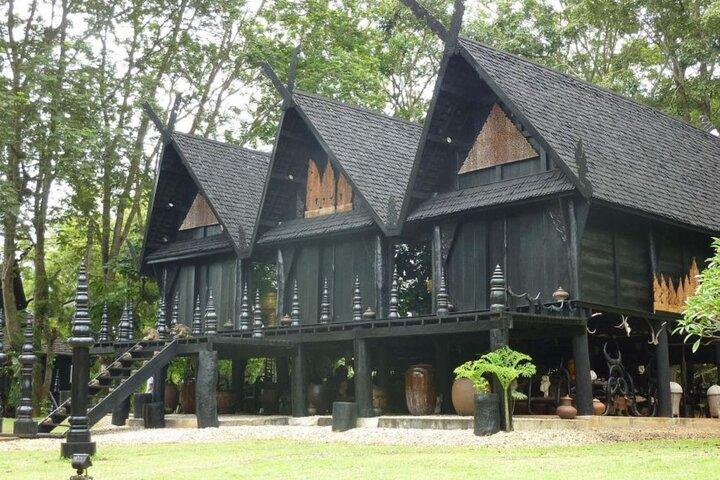 From Chiang Rai: 3 Temples, Golden Triangle Tour, Tea Plantation