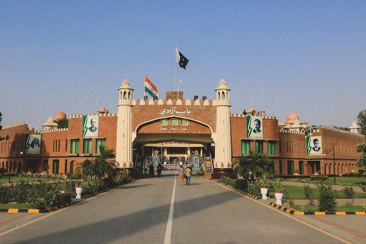 Amritsar: Wagah Border Flag-Lowering Ceremony Tour