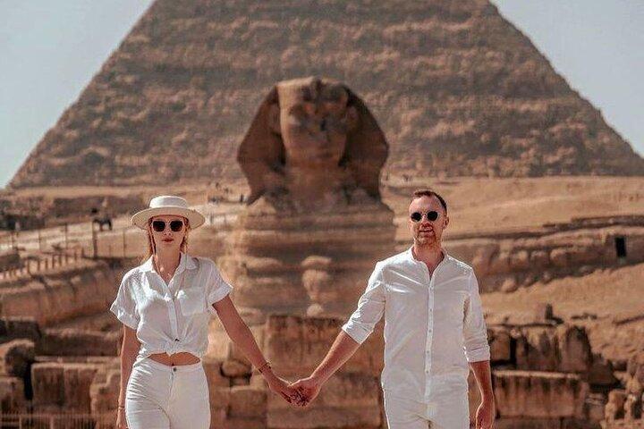 Private Day Tour to Giza Pyramids and Sphinx with Pickup