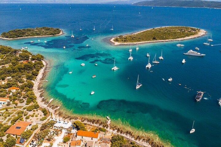 Split: Blue Lagoon & Šolta Tour with Lunch & Drinks
