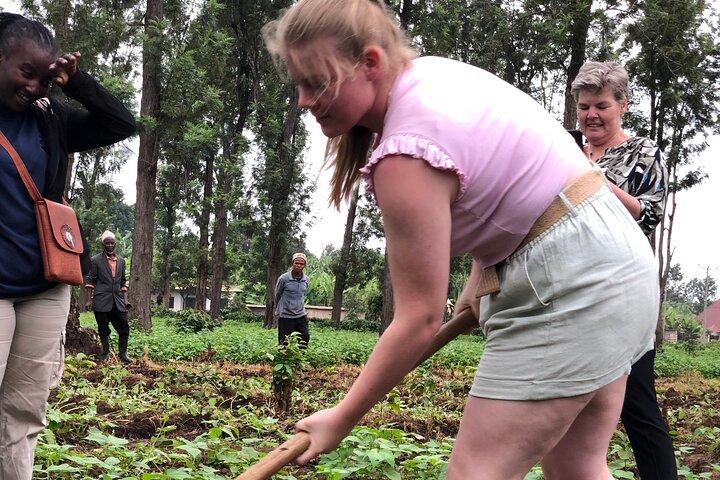 Arusha Full Day Tour to Waterfall and Coffee Tour