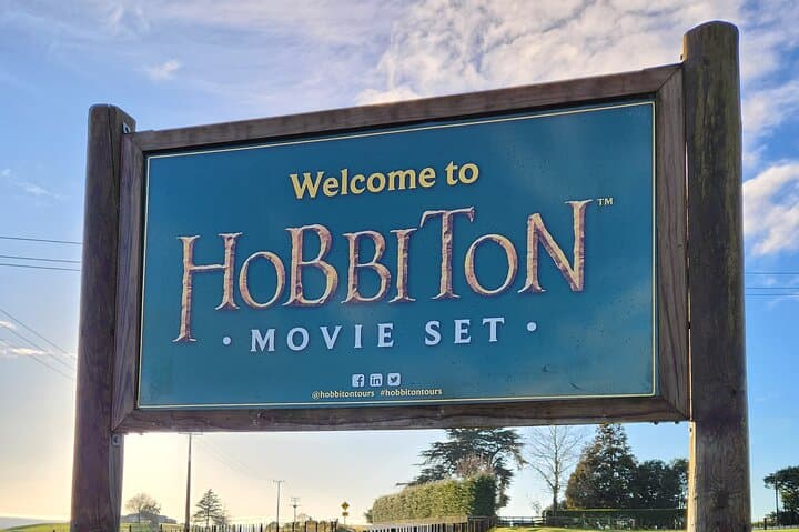 Private Hobbiton & Blue Springs Day Trip from Auckland